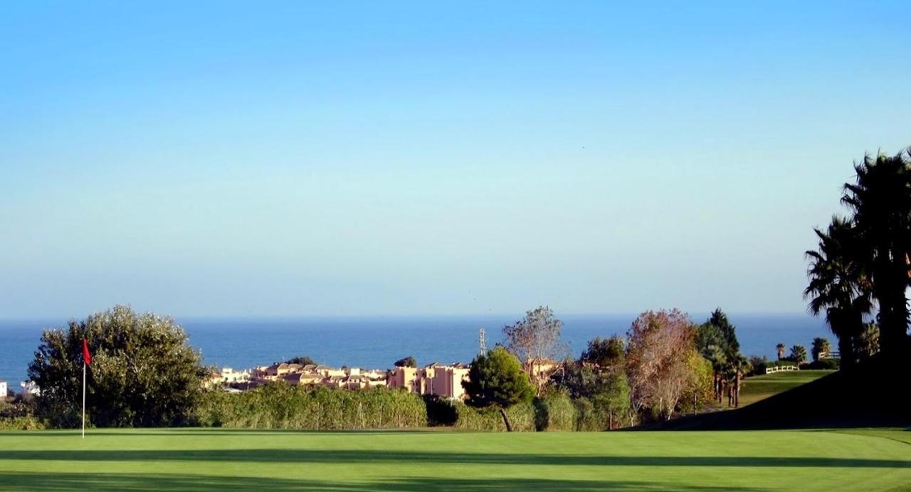 Casares Beach Golf Apartment With Private Garden Direct Pool Access Ngoại thất bức ảnh