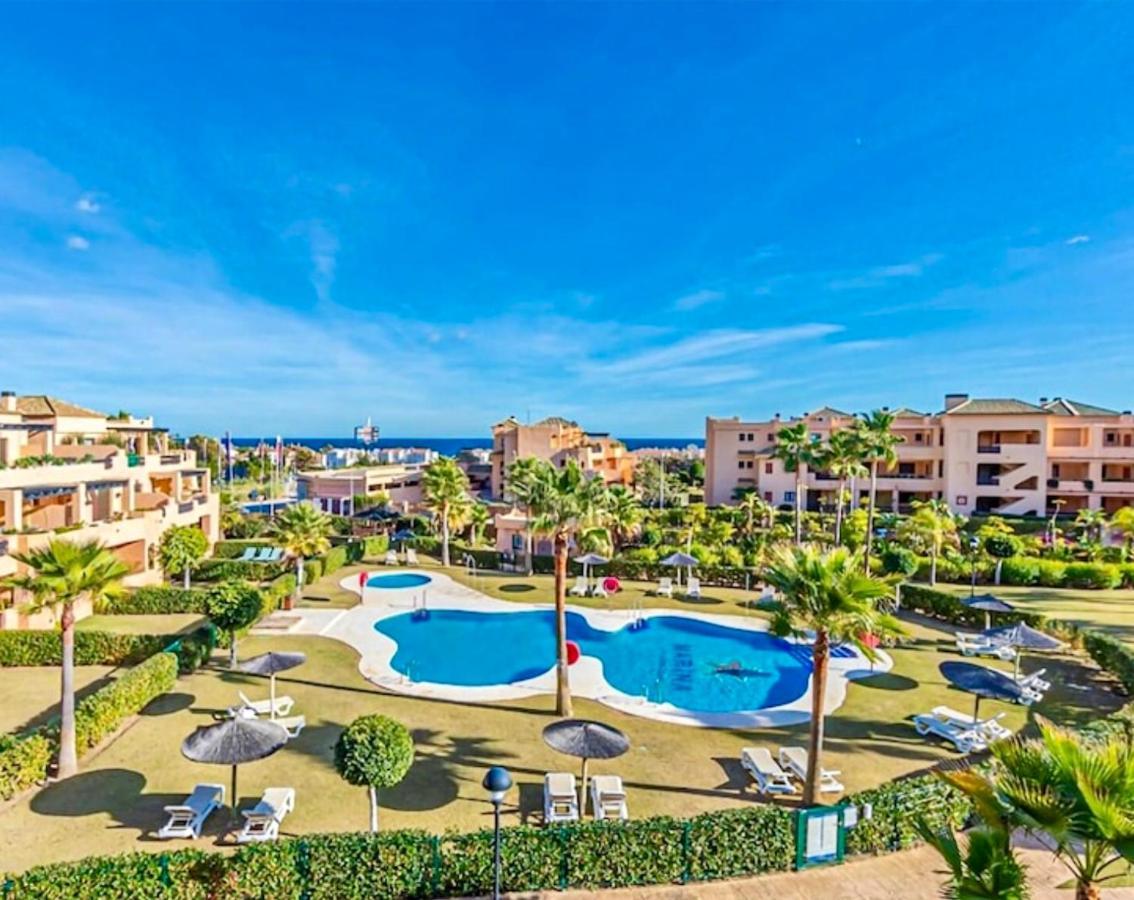 Casares Beach Golf Apartment With Private Garden Direct Pool Access Ngoại thất bức ảnh