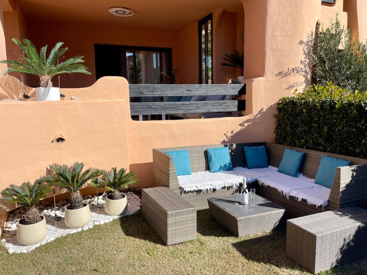 Casares Beach Golf Apartment With Private Garden Direct Pool Access Ngoại thất bức ảnh