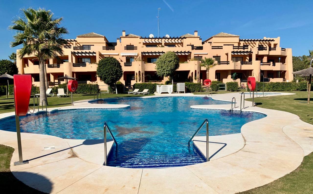 Casares Beach Golf Apartment With Private Garden Direct Pool Access Ngoại thất bức ảnh